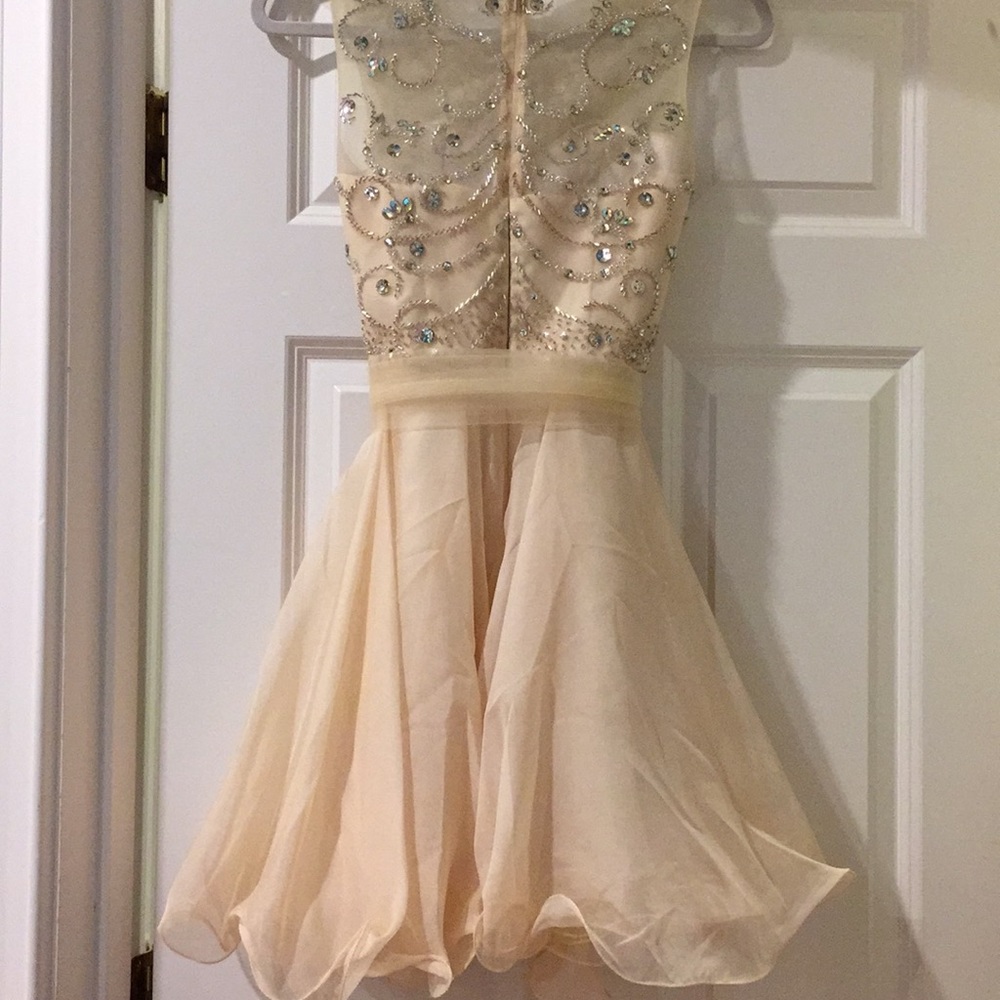 WORN ONCE!! Beautiful dress! - Picture 5 of 7